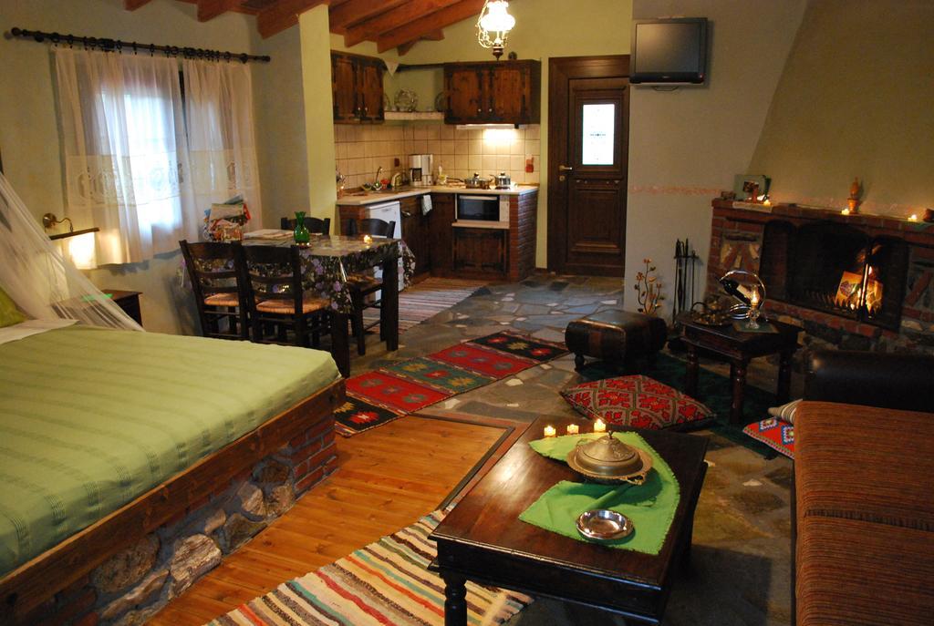 Hotel Tzivaeri Likodhrómion Pokoj fotografie